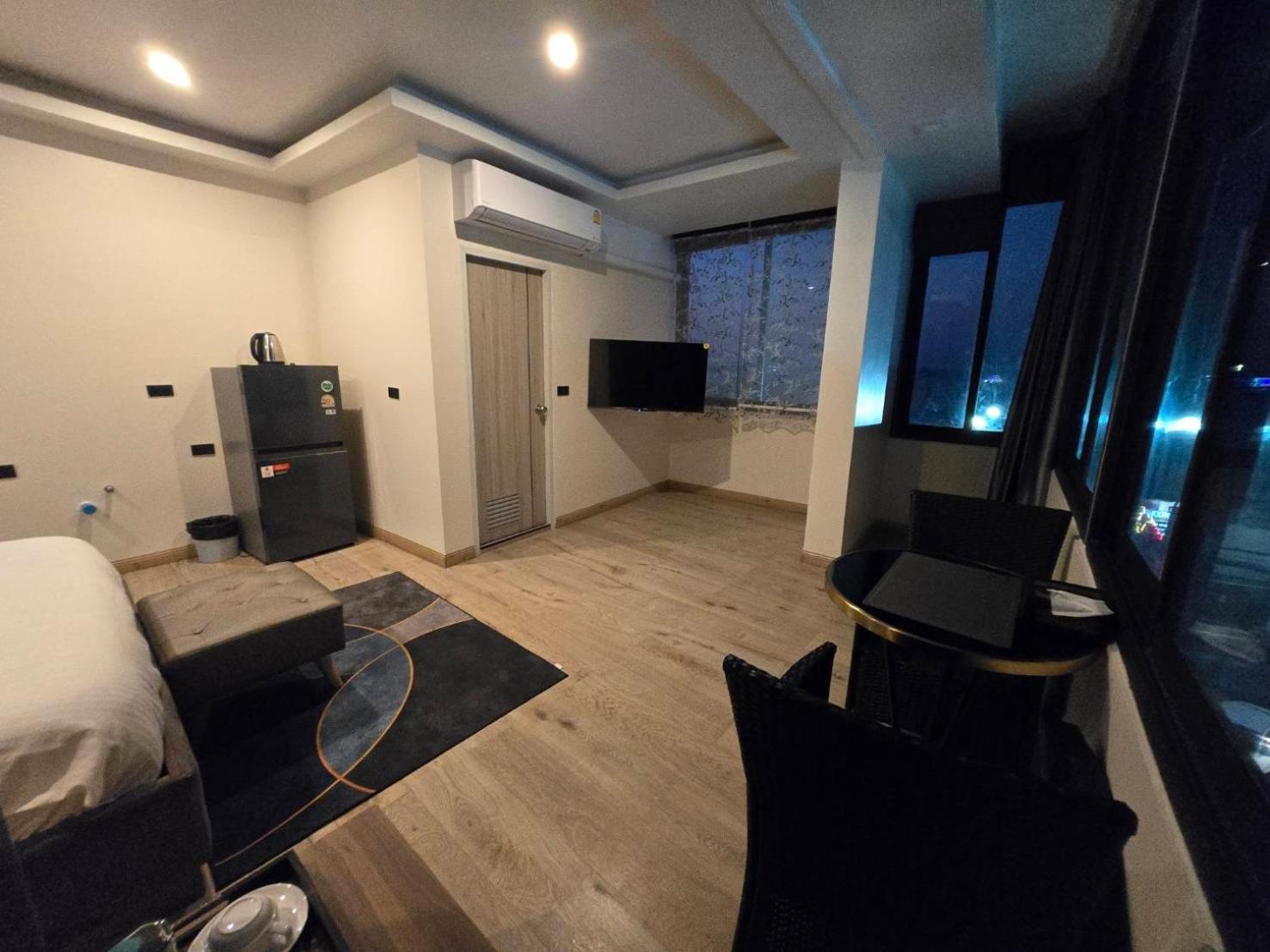 Pumpui Place Pattaya Zewnętrze zdjęcie